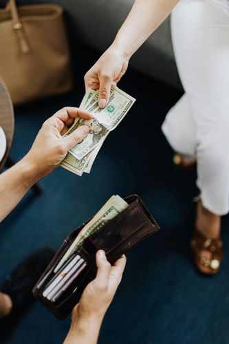 How much do online fitness coaches earn?